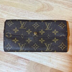 AUTHENTIC Louis Vuitton Monogram Women's Wallet